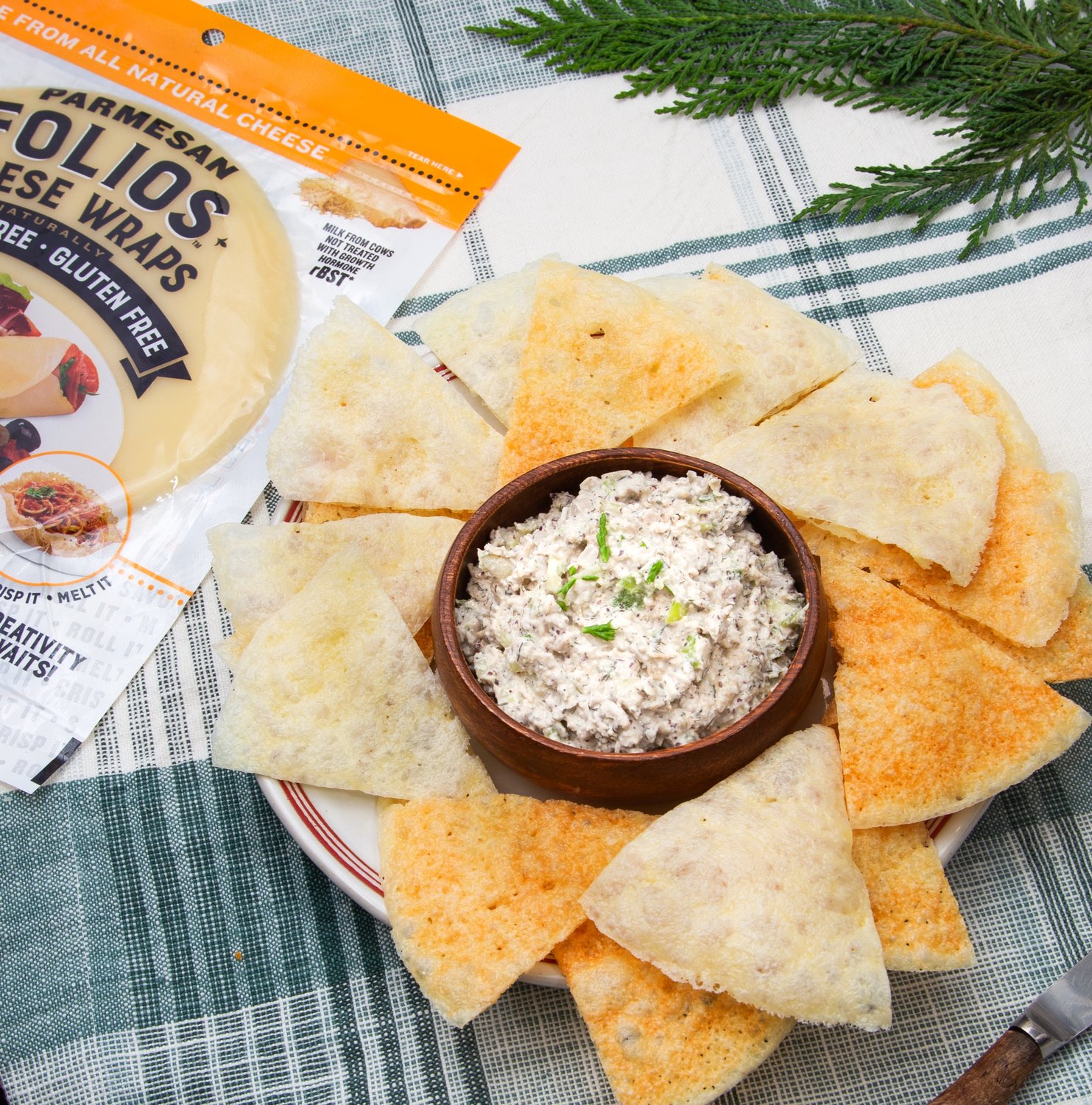 Parmesan Folios® Cheese Wraps™ Chips & Crab Dip Cheese
